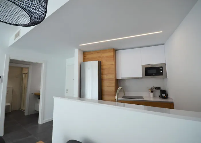 Port Apartment *