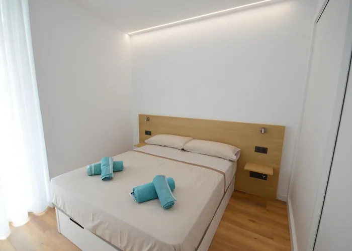 Port Apartment *