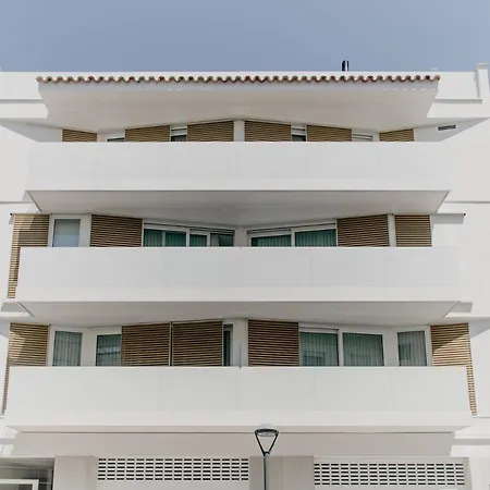 Port Apartment *