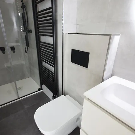 Port Apartment *