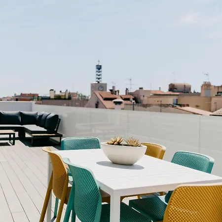 Port Apartment *
