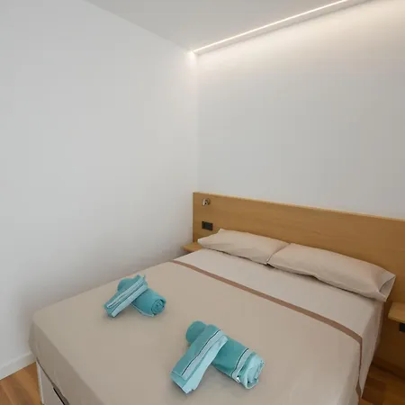 Port Apartment *