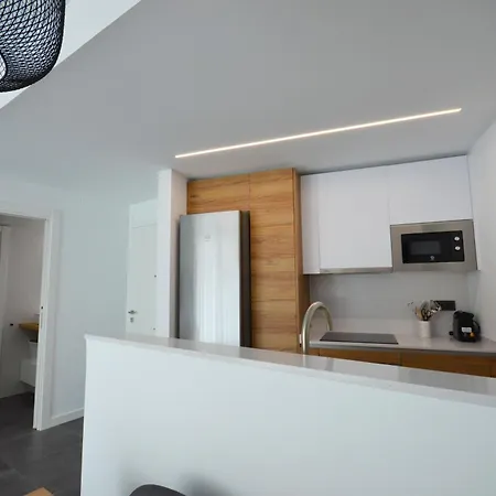 Port Apartment *